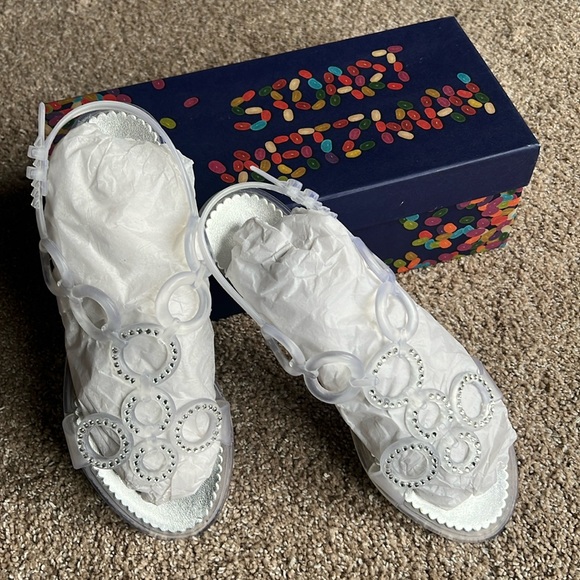 BRAND NEW Stuart Weitzman Rhinestone Jellies, Size 7 - Picture 6 of 6